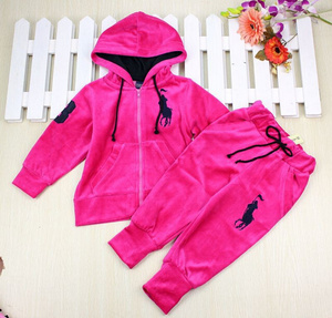 Conjunto Deportivo Económico y Popular para Niños, Pantalones y Camiseta de Diseño - Product Image 3