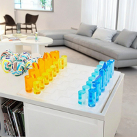 Jeu d'échecs en acrylique Judaica Lucite avec pièces colorées