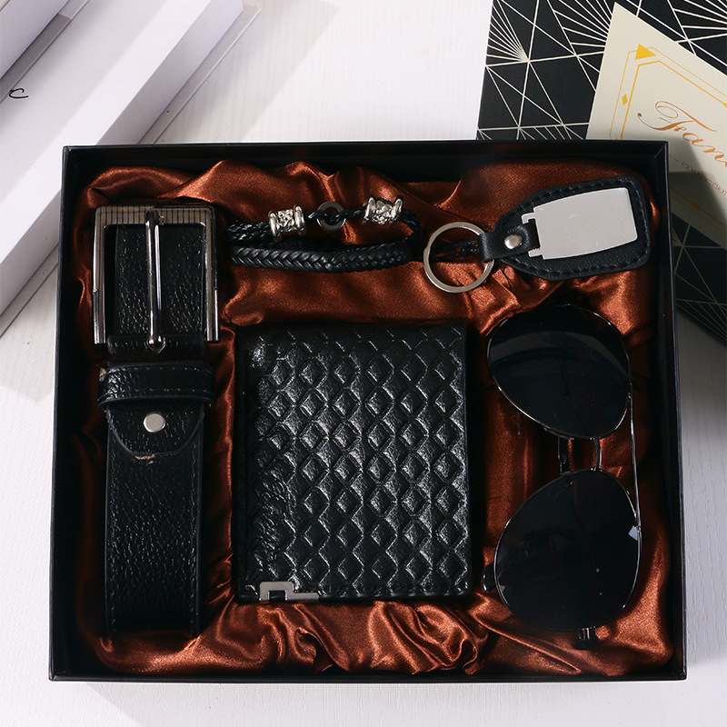 M3218-1 - Billetera + Gafas + Cinturón + Pulsera + Llavero + Caja de Regalo