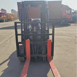 Montacargas Diésel Toyota Usado de 3 Toneladas con Bomba de Caja de Cambios, Buen Rendimiento, Bajo Precio, Montacargas Eléctrico de Gasolina Original de Japón, Elevación de 3 Metros - Product Image 5