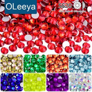 OLeeya Wholesale SS20 Strass en cristal à paillettes non thermocollants à dos plat de forme ronde pour la décoration 3D des ongles et des vêtements - Product Image 1
