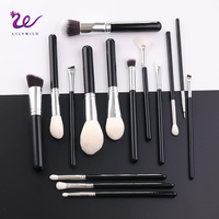 Set kuas rias profesional kualitas tinggi OEM ODM Set kuas mata pegangan kayu perona pipi Foundation grosir Label pribadi