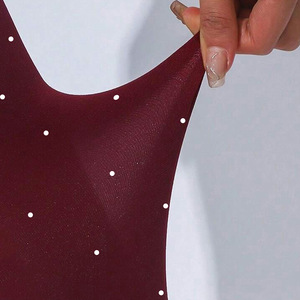 Bán buôn tất thời trang nữ màu đỏ rượu vang sang trọng, quần legging cỡ lớn có họa tiết chấm trắng - Product Image 5