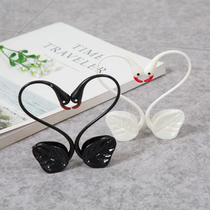 Heart Swan Cake Toppers Black And White Plastic Reusable Valentine's Day Wedding Decoration - Product Image 1