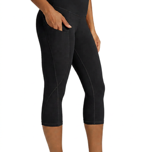 Leggings capri taille haute pour femmes, directement de l'usine |   Fournisseur de pantalons de yoga athlétiques sur mesure avec étiquette privée - Product Image 1