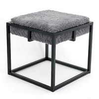 Tabouret repose-pieds carré en fausse fourrure de couleur grise, avec jambes de cadre en métal, nouveau design moderne 2020