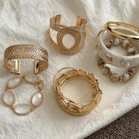 Ensemble de bracelets en alliage plaqué or pour femmes, style européen et américain, géométriques, empilables, bijoux tendance et luxueux pour un usage quotidien