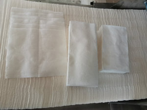 Machine <span class=keywords><strong>de</strong></span> fabrication <span class=keywords><strong>de</strong></span> serviettes en papier pliées en V et <span class=keywords><strong>de</strong></span> mouchoirs faciaux, à embossage automatique, à grande capacité, du fabricant chinois Xinyun PLC Gear - Product Image 3