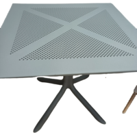 Vente en gros Table à manger et chaises de jardin blanc noir gris Ensemble table à manger et chaises d'extérieur en plastique PP