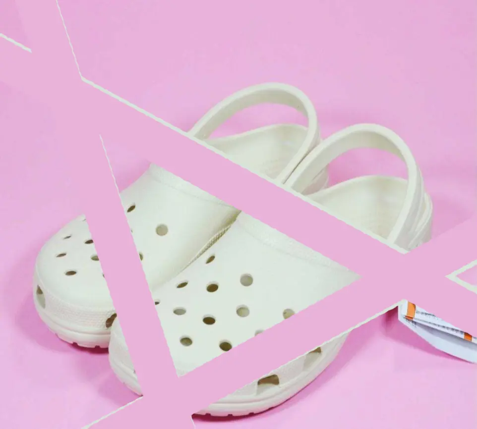 2023 Großhandel EVA Zöpfe Mit Markenlogo Mode-Garden-Schuhe für Herren und Damen Seitenschnür große Buchstaben Strand-Hausschuhe
