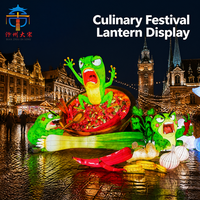 Sculpture de lanterne géante personnalisée en forme de grenouille de dessin animé en soie, avec éclairage LED lumineux pour parc à thème