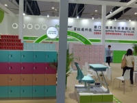 Casier de vestiaire moderne et durable en ABS, fabriqué sur mesure par Easy Locker Factory, avec panneaux en plastique sain