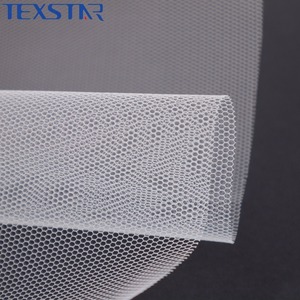 <span class=keywords><strong>Tissu</strong></span> en maille tricotée 100 % polyester en gros, maille <span class=keywords><strong>nid</strong></span> <span class=keywords><strong>d</strong></span>'<span class=keywords><strong>abeille</strong></span>, tulle rigide, crinoline, tissus textiles pour vêtements et robes de mariée - Product Image 4