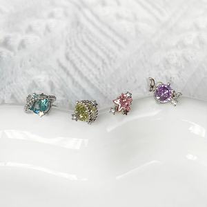 ต่างหูแบบติดหูรูปดาวประดับเพชรคิวบิกเซอร์โคเนียสีชมพู ดีไซน์น่ารัก ชุบทอง 18k สำหรับผู้หญิง ประจำฤดูร้อนปี 2025 - Product Image 6