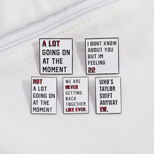 Pins Metálicos de Aleación de Zinc Personalizados con Recubrimiento de Níquel Negro, Frase Divertida 'Nunca nos volveremos a juntar', Regalos - Product Image 3