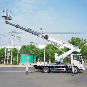 Camion élévateur télescopique à 4 sections de 24 m sur châssis Isuzu avec stabilisateurs hydrauliques pour l'entretien des jardins - Product Image 2