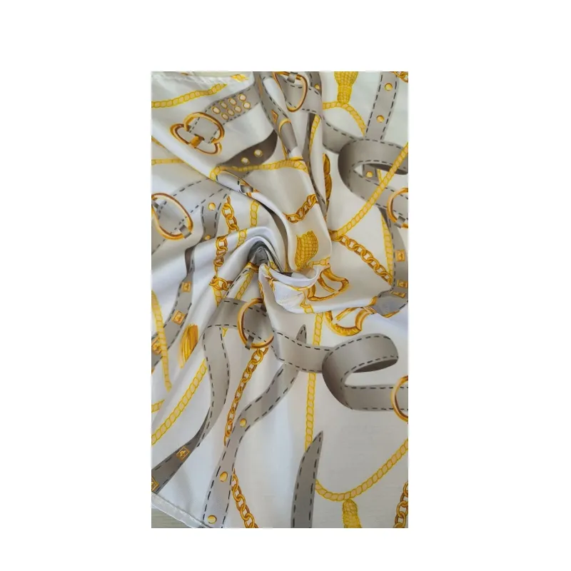 Grandes soldes Vente en gros écharpes longues logostylées personnalisées Foulard carré en satin de polyester 70*70cm pour femmes Foulard en soie coloré