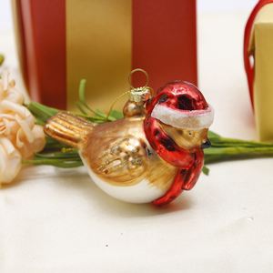 Adornos Colgantes para Árbol de Navidad con Diseño de Animales Personalizables (Erizo, Oso Polar, Elefante, Pájaro) en Vidrio, Impresión UV, 7*7*10cm, Rojo Navidad - Product Image 3