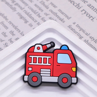 Nouveau Pendentif de Sac à Dos et Patch de Réfrigérateur DIY en PVC Souple à Coller, Motif Camion de Pompiers Dessin Animé