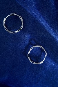 Huggie-<span class=keywords><strong>pendientes</strong></span> de aro de <span class=keywords><strong>oro</strong></span> de 18K con eslabones, <span class=keywords><strong>pendientes</strong></span> de aro, <span class=keywords><strong>oro</strong></span> de 18 quilates, 18K, color <span class=keywords><strong>blanco</strong></span> - Product Image 5