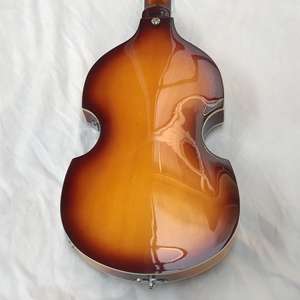 جيتار باس كهربائي BBT هوفنر بأربعة أوتار، جسم من خشب الماهوجني، عنق من خشب القيقب، لاقطات HH، 22 فرت، ظهر وجوانب من خشب الورد، لون صن بيرست، شحن سريع - Product Image 6