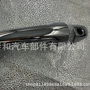 มือจับประตูรถยนต์โตโยต้า ไฮลักซ์ รีโว่ รุ่น 69217-0R060 สีเงิน วัสดุ ABS PC อะไหล่ทดแทนสำหรับรถยนต์ FAW JP - Product Image 1