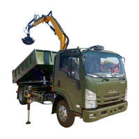 Camion benne hydraulique 4x2 Isuzu KV100 de Chine avec grue intégrée et benne basculante 4T 5T pour le transport de briques et de bois