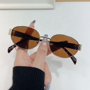 Nouvelles lunettes de soleil vintage ovales en métal doré pour femmes, style rétro, petite monture, luxe, protection UV - Product Image 3