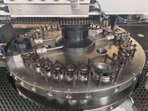 Gabinete Servo 1500mm Hoja de metal Obturador Agujero Torreta Prensa Punzonadora <span class=keywords><strong>CNC</strong></span> Punzonadora - Product Image 3