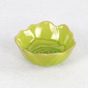Ceramic <b>Essential</b> <b>Oil</b> Bowl Green Petal Shape Small Dish For Beauty Salon Use - Product Image 1