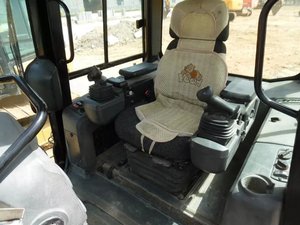 รถเกลี่ยดิน D5K แมวมือสองรถปราบดิน D3c แมว D4c D5k D6m D6d D5h D7g หนอนผีเสื้อมือสอง - Product Image 6