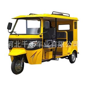 Motociclo a Tre Ruote a Carburante con Carrozzeria Chiusa, Tuk Tuk Motorizzato per Passeggeri <200W <110cc - Product Image 5