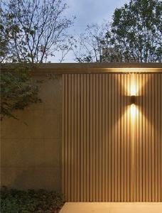 Panel de Revestimiento WPC para Pared Exterior, Lamas Acanaladas de Compuesto de Madera y Plástico para Valla y Jardín - Product Image 2