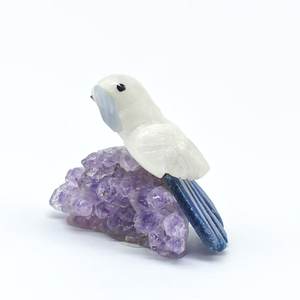 Sculpture de perroquet en agate bleue/calcite blanche/agate bleue/améthyste - Product Image 1
