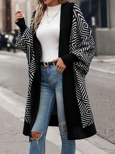 Cardigan Lungo da <span class=keywords><strong>Donna</strong></span> in <span class=keywords><strong>Maglia</strong></span> con Motivi Geometrici Bianco e Nero - Product Image 3