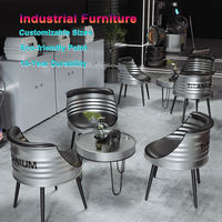 Cabine métallique moderne de style industriel et durable pour l'extérieur, hôtel et restaurant, chaise et table, ensemble de seau à huile, salle à manger créative