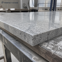 Dalle de granit gris fantaisie PerfectStone, pierre naturelle, granit haute densité pour projet de façade murale de bâtiment commercial