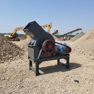 מטחנת פטישים ניידת מיני לריסוק אבן ופחם, ניידת, יעילה, מונעת בדיזל - Product Image 1