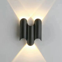 Applique murale LED solaire étanche IP65 en alliage d'aluminium, carrée/cylindrique en PC, 3W/5W/7W, angle de faisceau 20°, CRI 95 élevé, garantie 10 ans