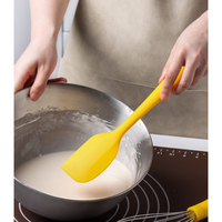 Spatule de cuisson en silicone monobloc personnalisée, qualité alimentaire, grattoir de cuisine résistant à la chaleur, OEM ODM