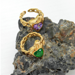 Anillos de Acero Inoxidable Plateados con Corazón Morado Vintage, Diseño de Moda Personalizado, Resistentes al Agua, con Piedras Oxidadas - Product Image 4