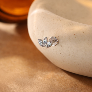 Piercing de Plata de Ley 925 con Baño de Rodio, Minimalista, con Moissanita, Diseño de Flor, Estrella, Luna, Corona, Ojo Marquesa y Borla, con Rosca - Product Image 6