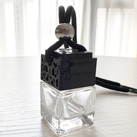 Premium 8ml10ml Noir UV Cap Carré Bouteille De Parfum De Voiture-Diffuseur D'huiles Essentielles Suspendues avec Corde De Coton pour La Décoration De Véhicule
