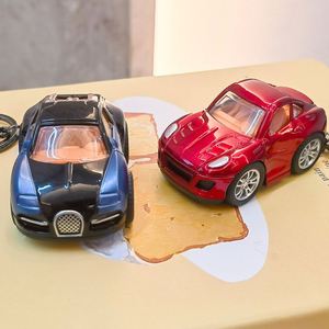 Adorable mini-voiture miniature à rétrofriction en alliage, porte-clés, cadeau original - Product Image 3