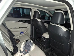 <span class=keywords><strong>KIA</strong></span> <span class=keywords><strong>Sportage</strong></span> <span class=keywords><strong>2023</strong></span> de Gasolina, Usado, 5 Puertas, 5 Asientos, SUV de Alta Velocidad, Bajo Precio, Segunda Mano, Volante a la Izquierda, Color Oscuro - Product Image 4