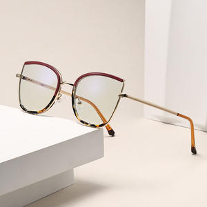 Nuevas monturas ópticas Cat Eye para mujer, gafas fotocromáticas anti luz azul, protección UV400, diseño de alta gama HL 95011 - Product Image 3