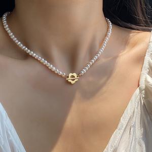 Collar con Hebilla de Flor de Melocotón y Perla Natural de Agua Dulce, Cadena para Clavícula de Alto Rendimiento, Diseño Elegante - Product Image 1