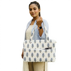 Funda Acolchada para Portátil, Moderna y Ligera, Hecha a Mano con Algodón, Diseño Floral, Protectora, Organizador para Computadora, Bolsa Acolchada para Notebook con Cierre de Cremallera - Product Image 1