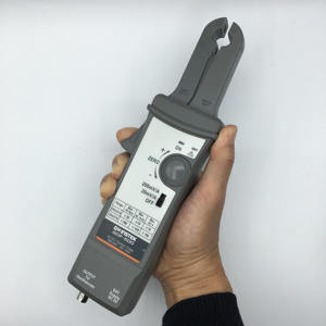GWINSTEK GCP-300 Plastic Current <b>Clamp</b> Probe 300KHz Oscilloscope for Laboratory Use Battery Powered - Product Image 1