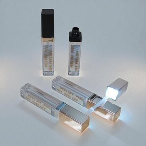 Les tubes légers menés de lustre de lèvre cruauté de vegan libèrent le maquillage organique de haute qualité durable… - Product Image 1